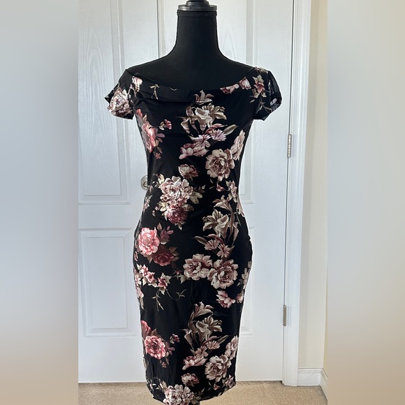 Guess- DALIAH FOIL OFF SHLDR DRESS -Size M - Picture 2 of 2